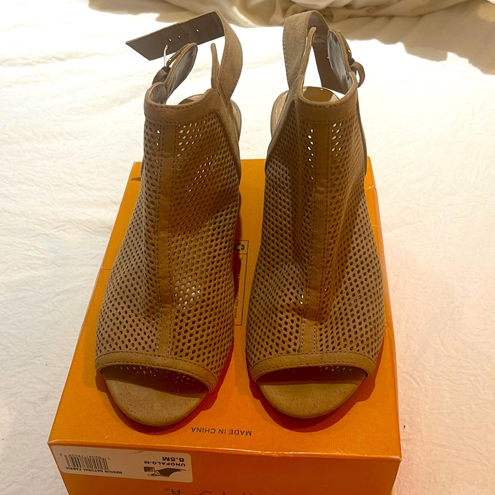 Unisa peep toe heel